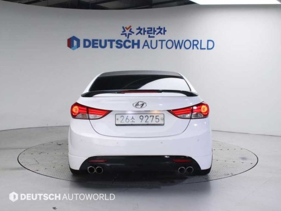 Hyundai AVANTE 2013