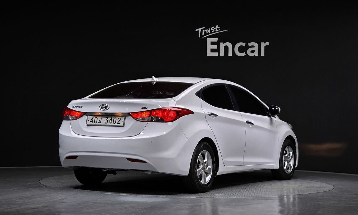 Hyundai AVANTE 2013