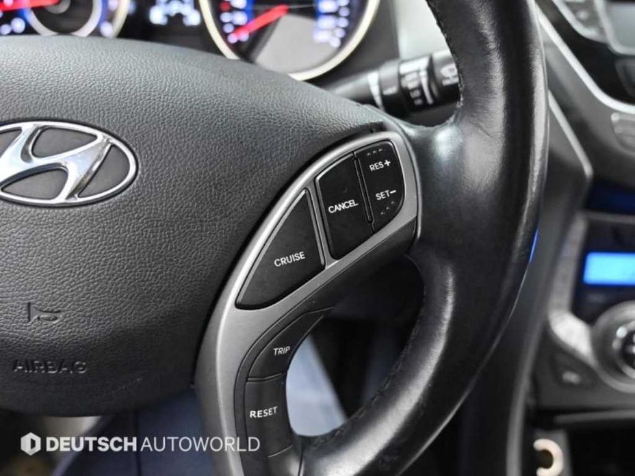 Hyundai AVANTE 2013