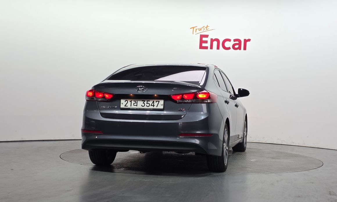 Hyundai AVANTE 2017