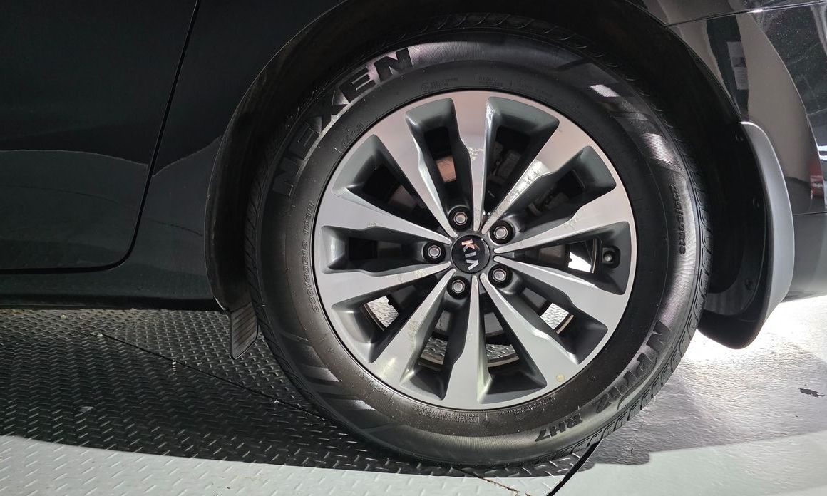 Kia Canival 2015