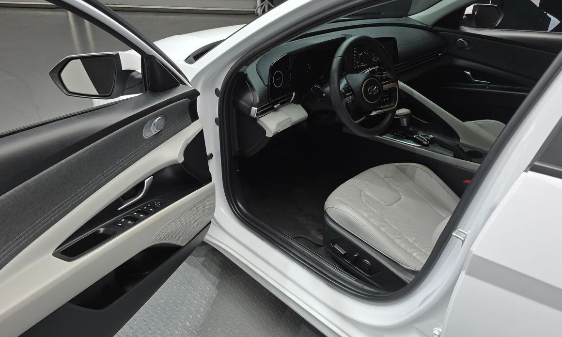 Hyundai AVANTE 2023