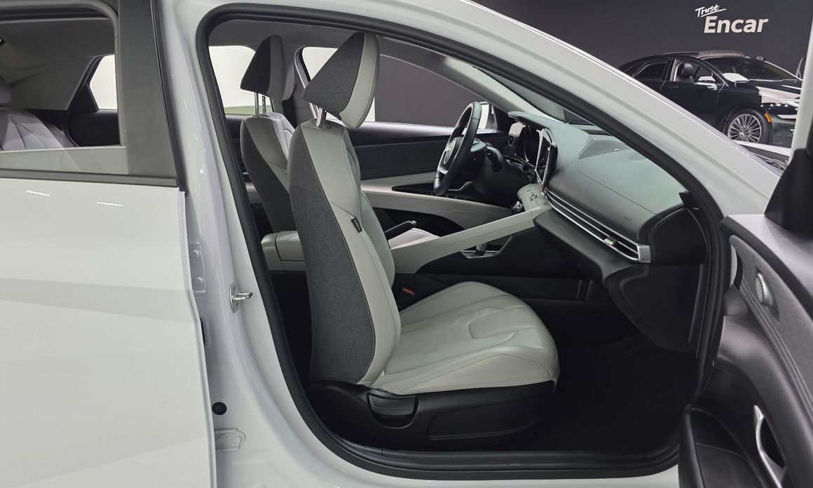 Hyundai AVANTE 2021
