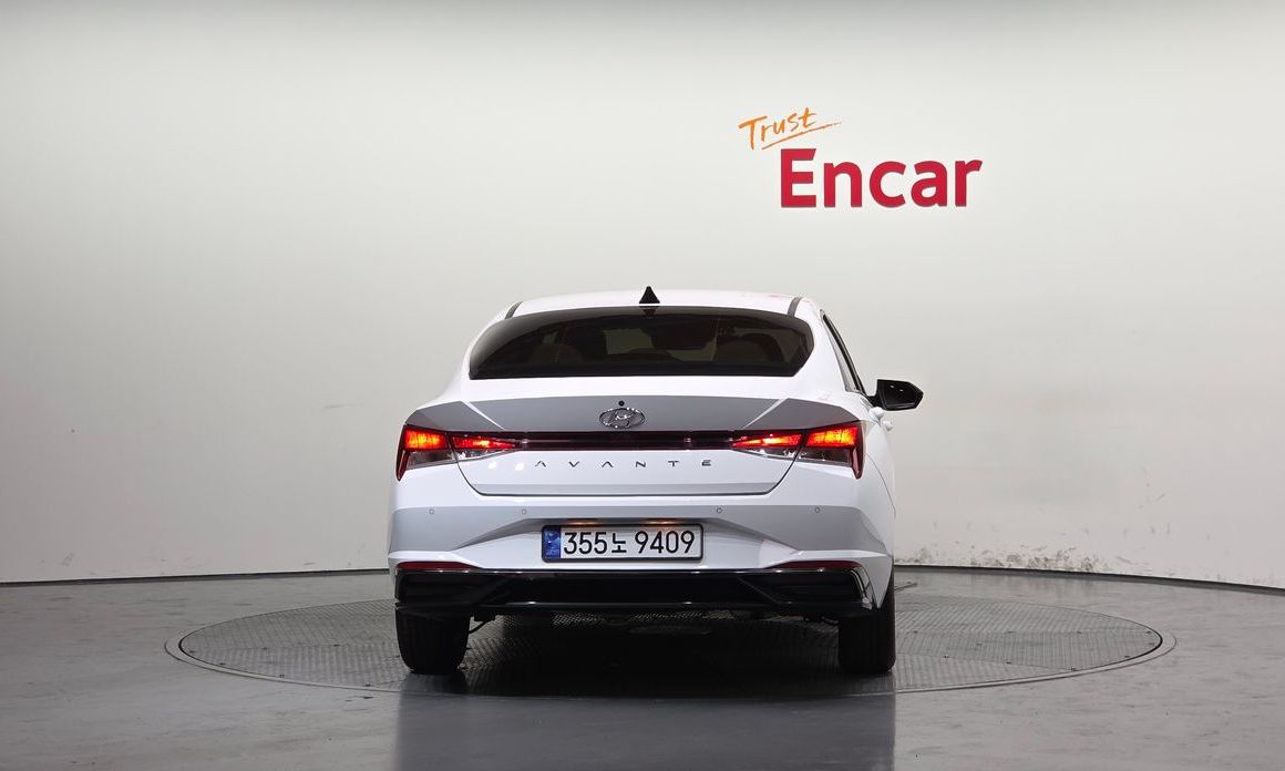 Hyundai AVANTE 2021