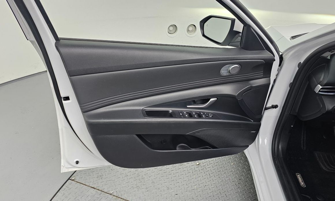 Hyundai AVANTE 2021