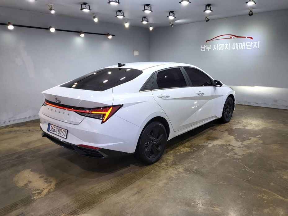 Hyundai AVANTE 2021