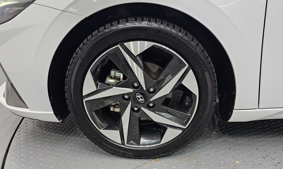 Hyundai AVANTE 2021