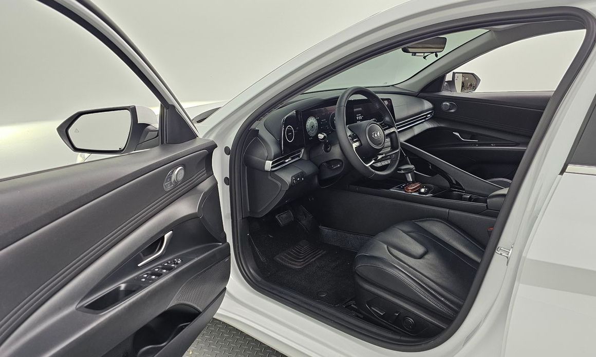 Hyundai AVANTE 2021