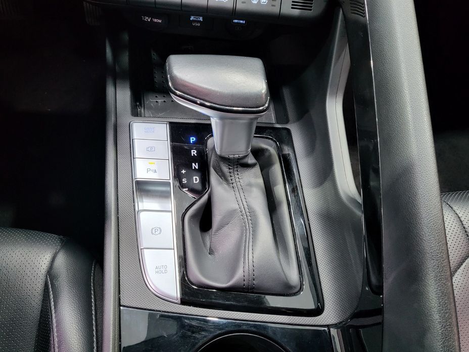 Hyundai AVANTE 2021