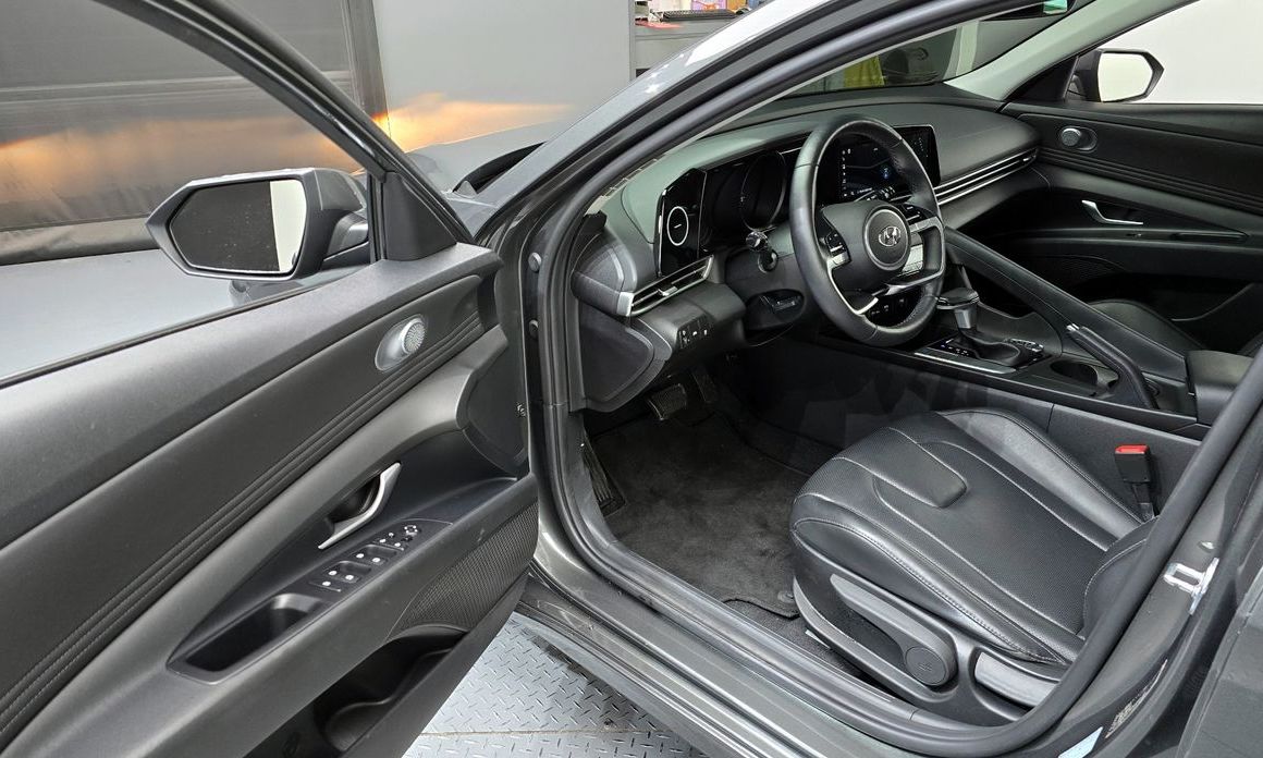 Hyundai AVANTE 2022