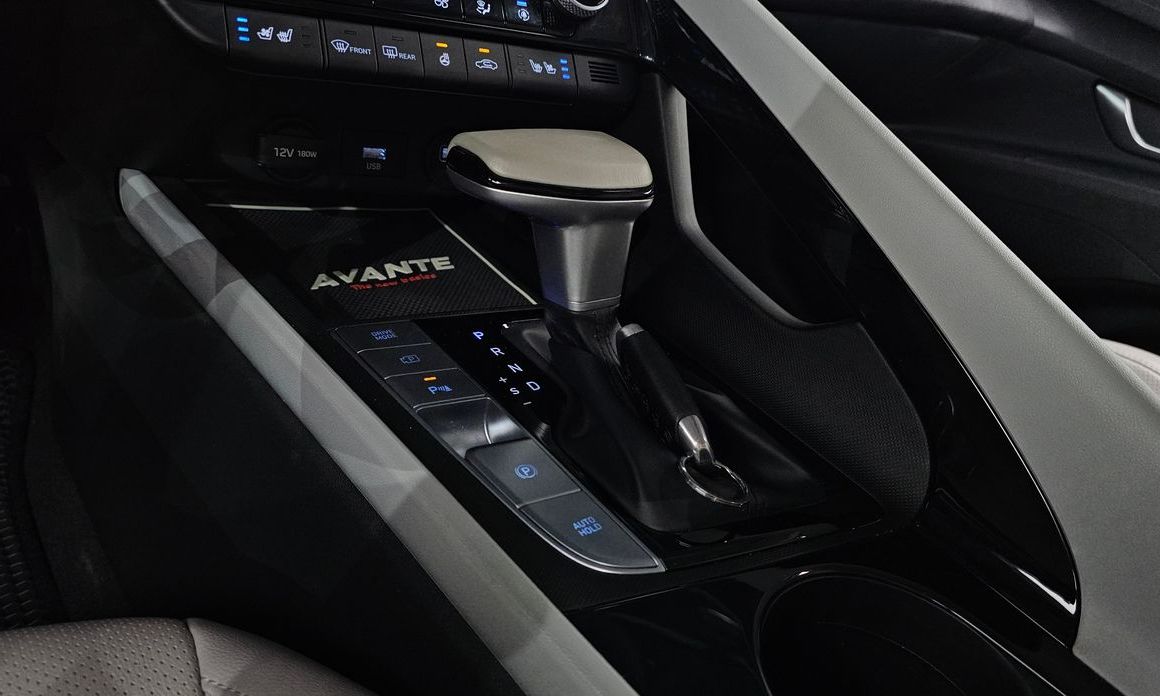 Hyundai AVANTE 2021