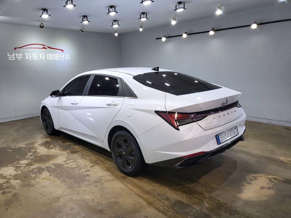 Hyundai AVANTE 2021