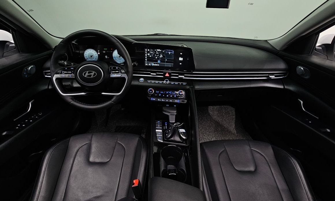 Hyundai AVANTE 2024