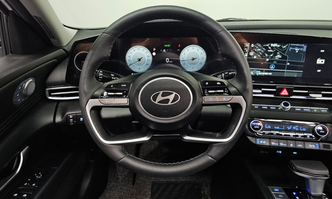 Hyundai AVANTE 2024