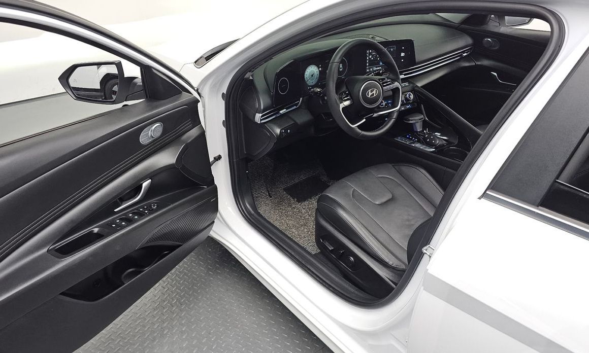 Hyundai AVANTE 2024