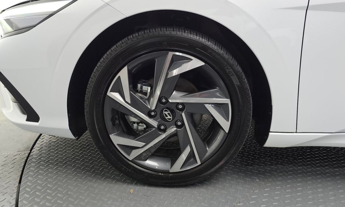 Hyundai AVANTE 2024