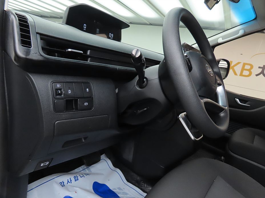 Hyundai Staria 2023