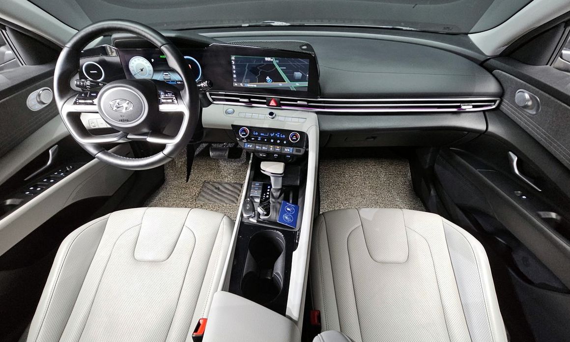 Hyundai AVANTE 2022