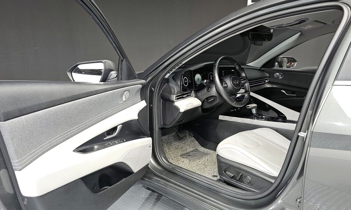 Hyundai AVANTE 2022