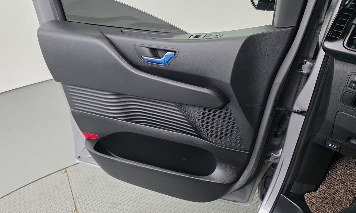 Hyundai Staria 2025