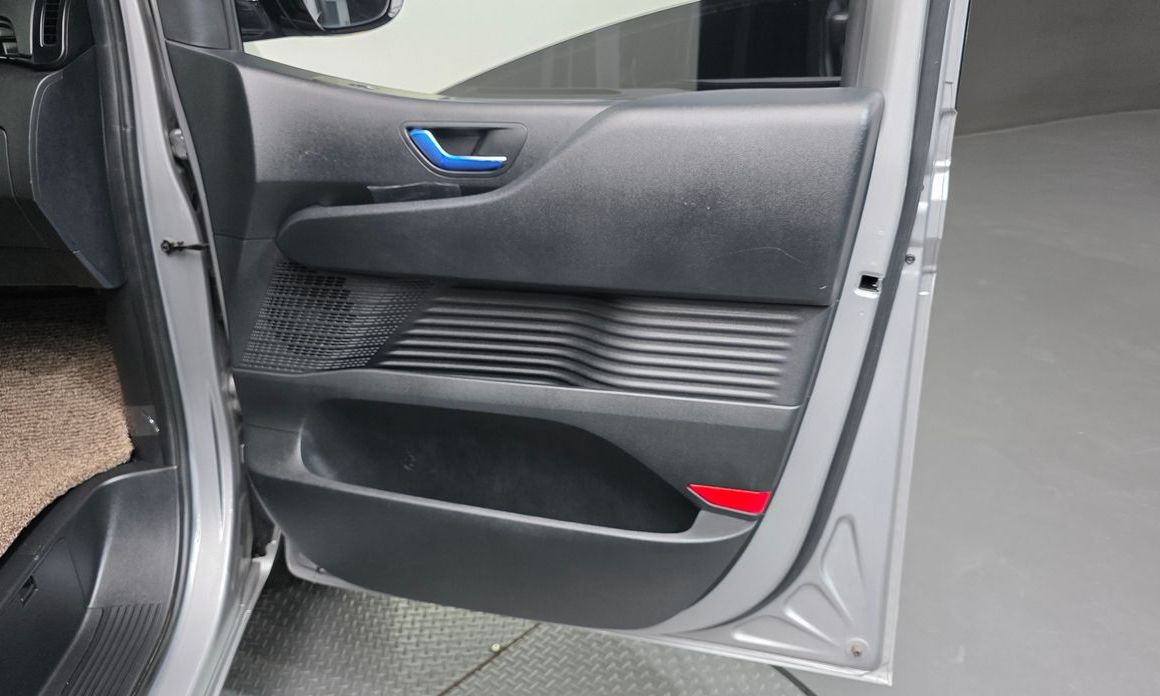 Hyundai Staria 2025