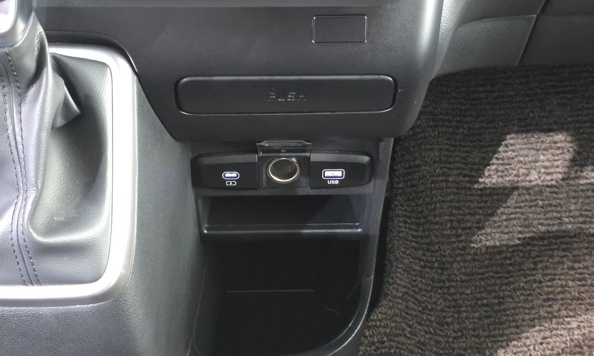Hyundai Staria 2025