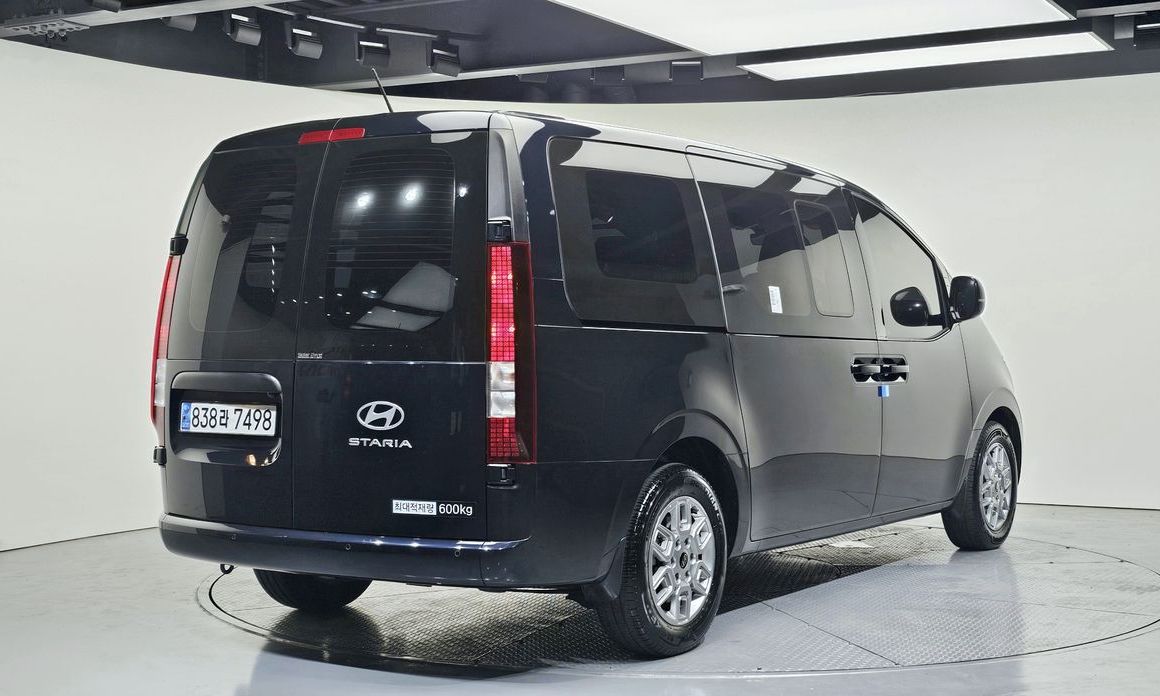 Hyundai Staria 2025