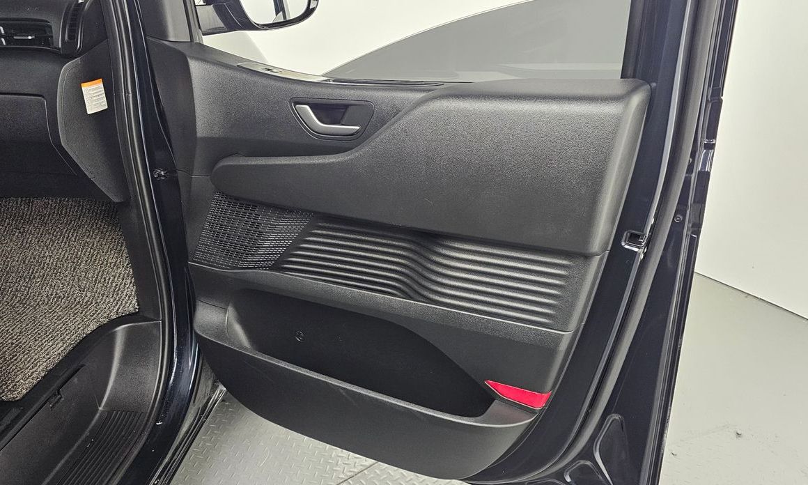 Hyundai Staria 2025