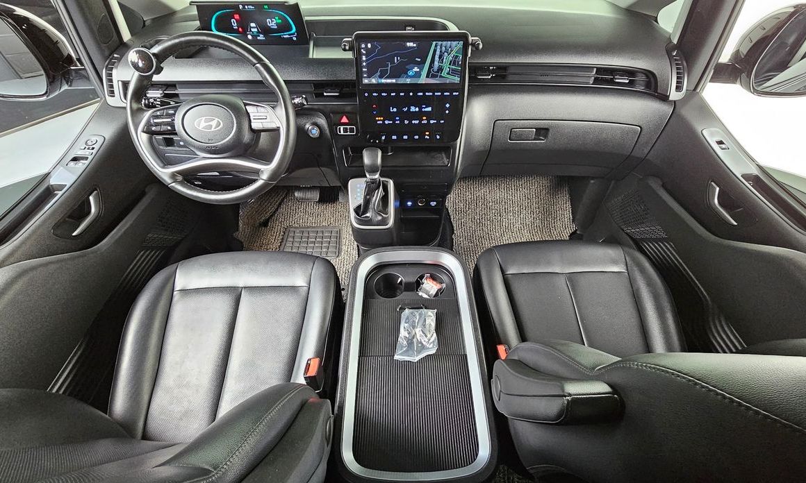 Hyundai Staria 2025