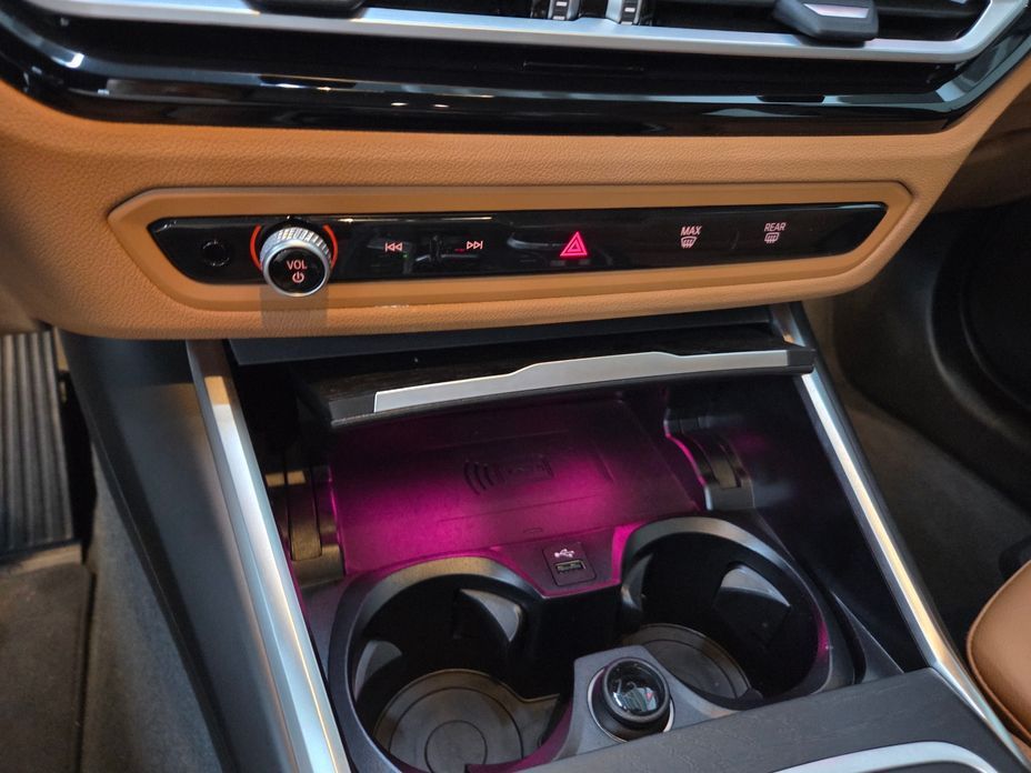 BMW 3-Series 2023