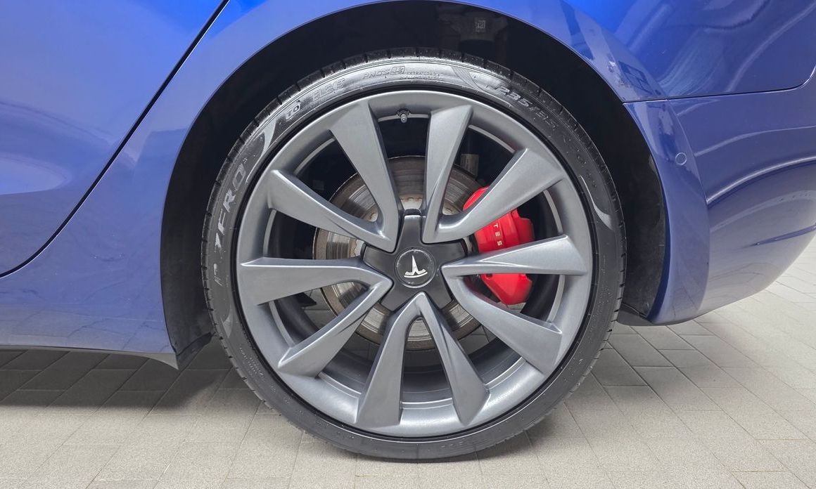 Tesla Model 3 2020