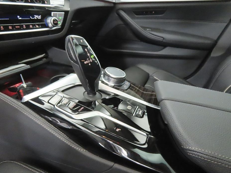 BMW 5-Series 2023
