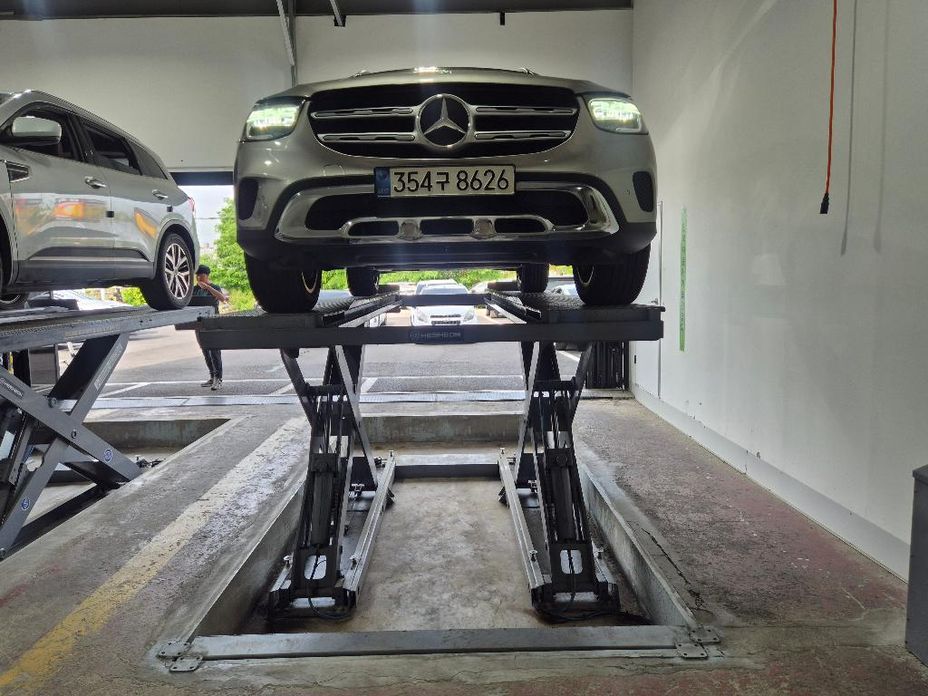 Mercedes-Benz GLC-Class 2021