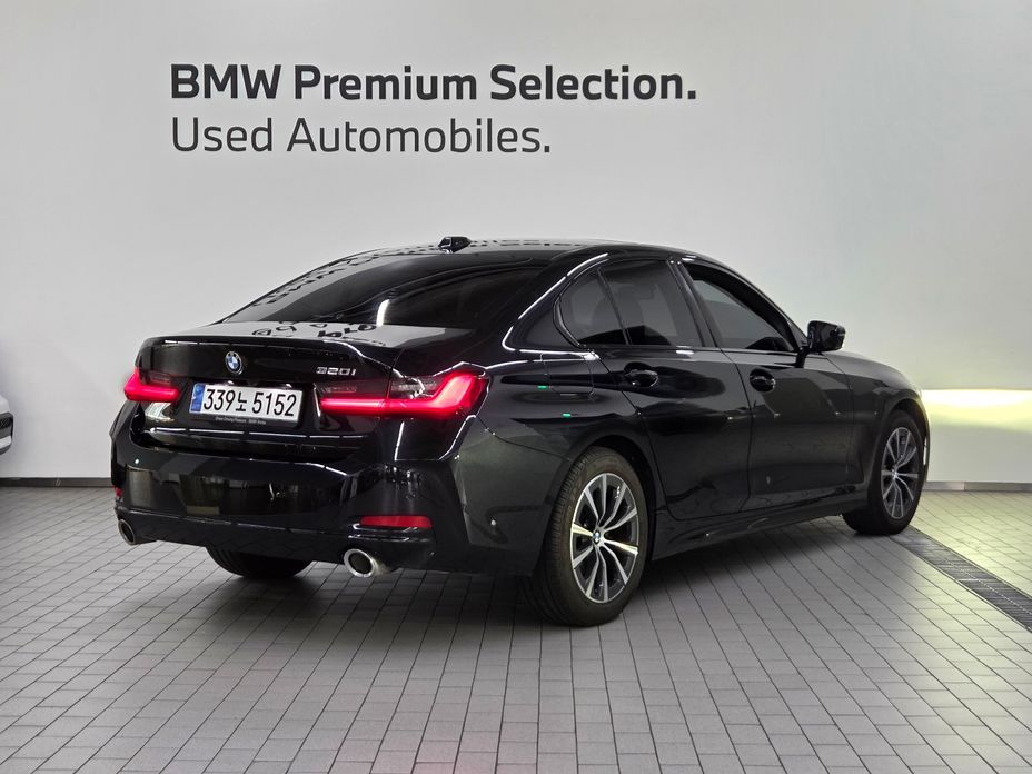 BMW 3-Series 2023