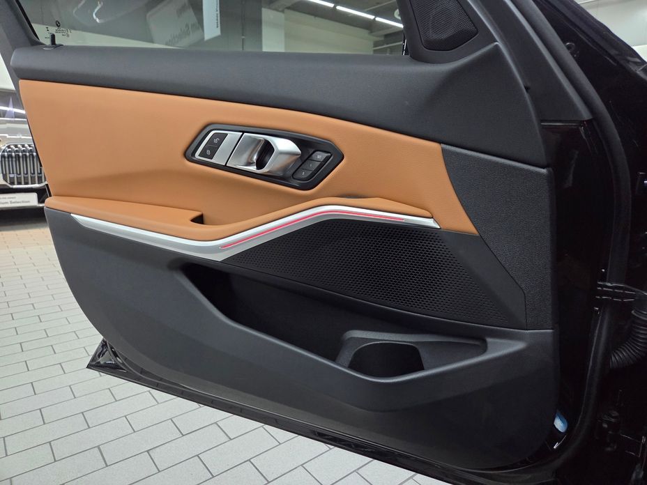 BMW 3-Series 2023