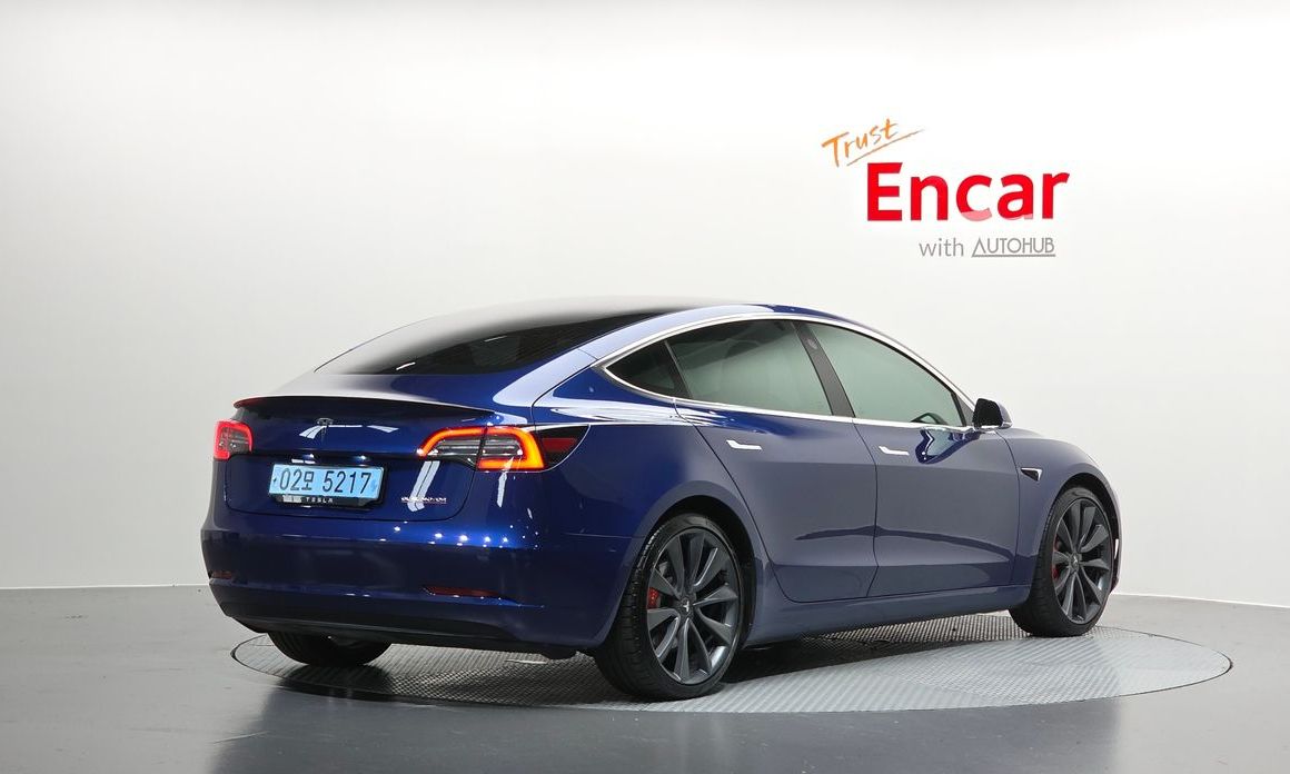 Tesla Model 3 2020