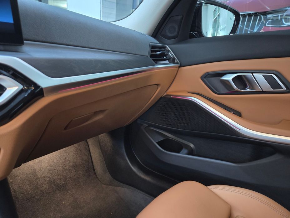 BMW 3-Series 2023