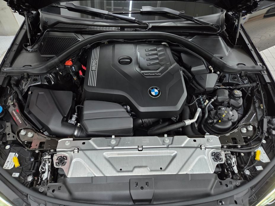 BMW 3-Series 2023
