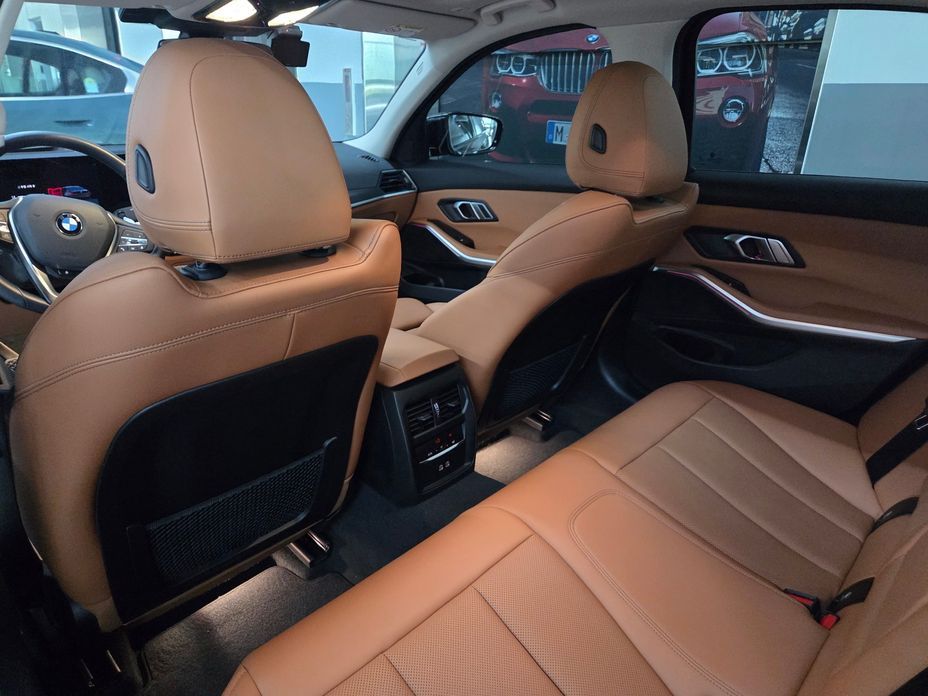BMW 3-Series 2023