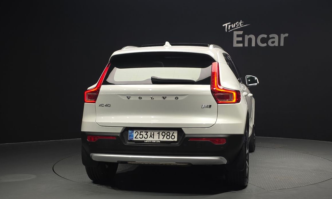 Volvo XC40 2023