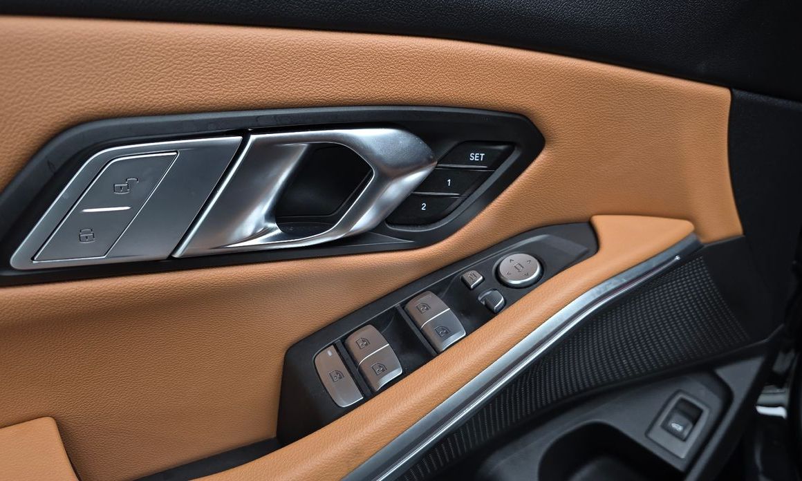 BMW 3-Series 2023
