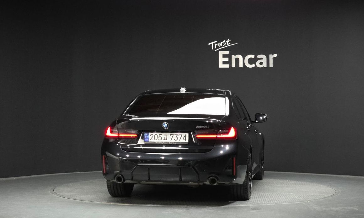 BMW 3-Series 2023