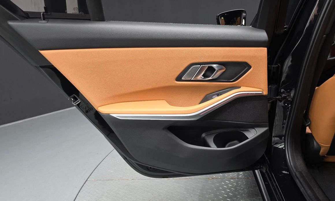 BMW 3-Series 2023