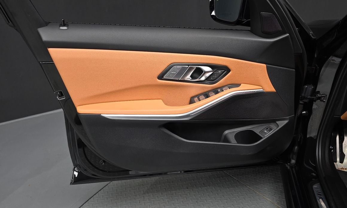 BMW 3-Series 2023
