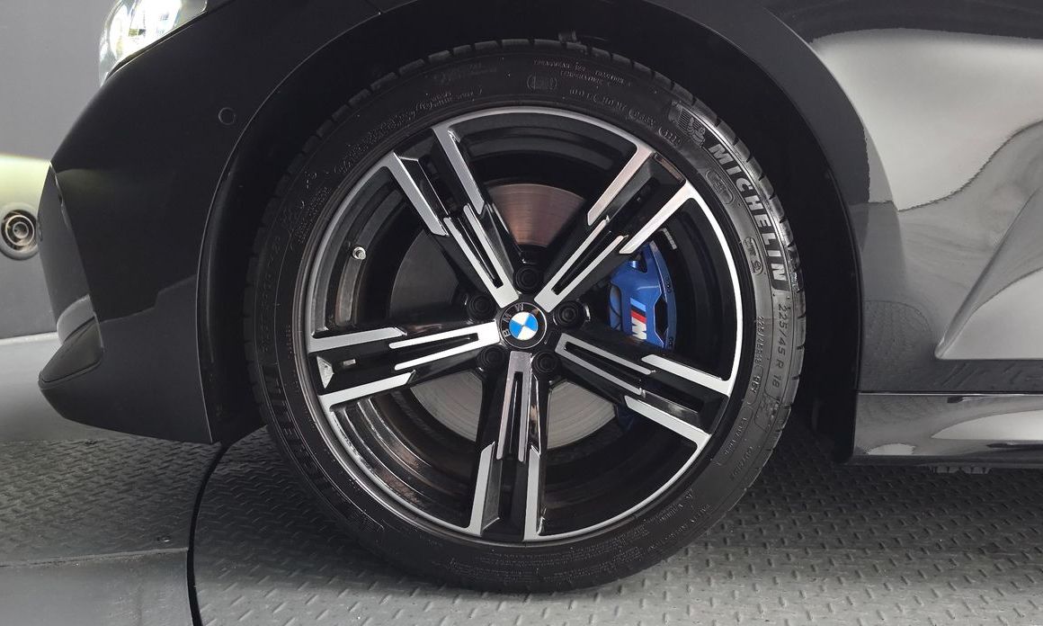 BMW 3-Series 2023