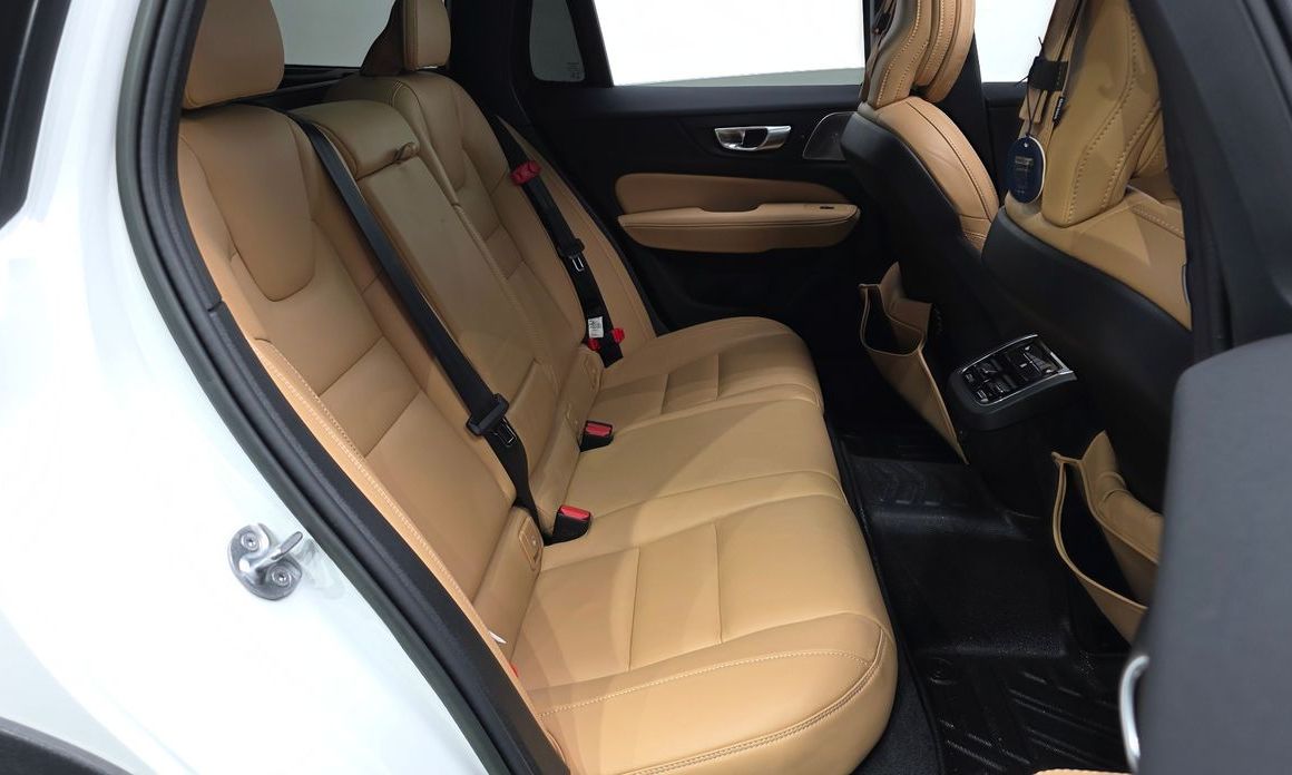 Volvo V60 2023