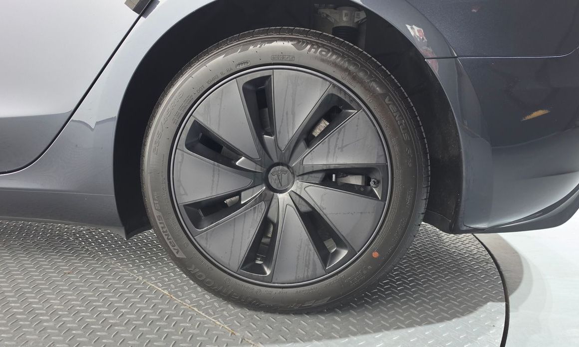 Tesla Model 3 2025