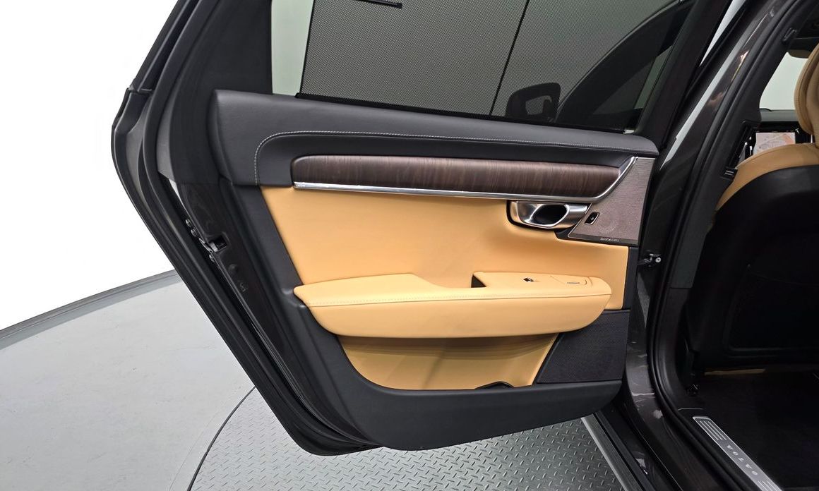 Volvo S90 2023