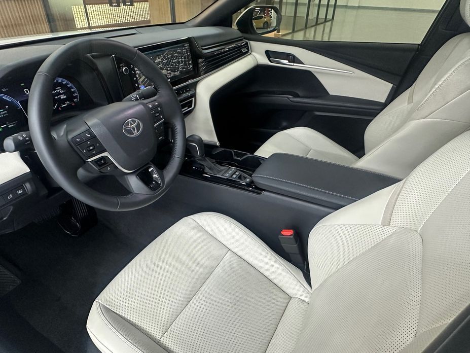 Toyota Camry 2025