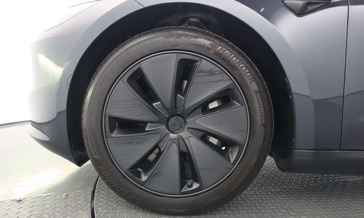 Tesla Model 3 2025